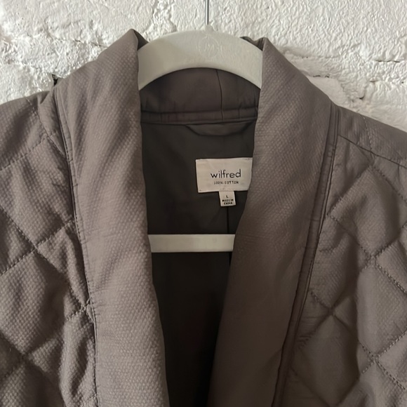 ARITZIA Quilted Barn Jacket - Picture 2 of 4